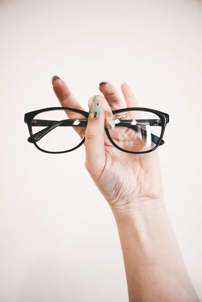 Gafas de luz azul: 10 razones por las que empezarás a usarlas