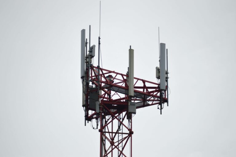 Torres de telefonía móvil y radiación electromagnética