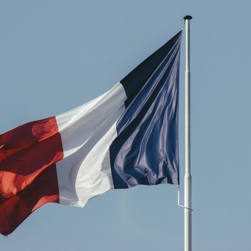 El escándalo de Apple | El gobierno Francés prohibe la venta del iPhone 12